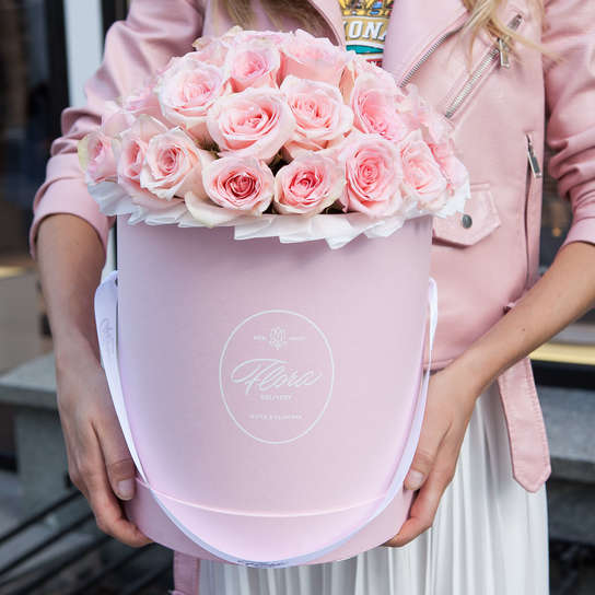 Шляпная коробка Grand с розовыми розами PINK