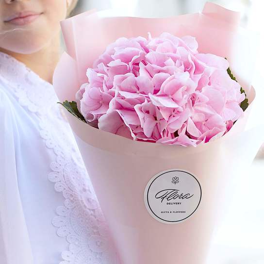 Букет из розовой гортензии в корейской кальке Фото 2